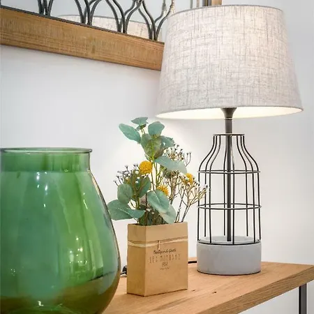 Always Easy I Apata *