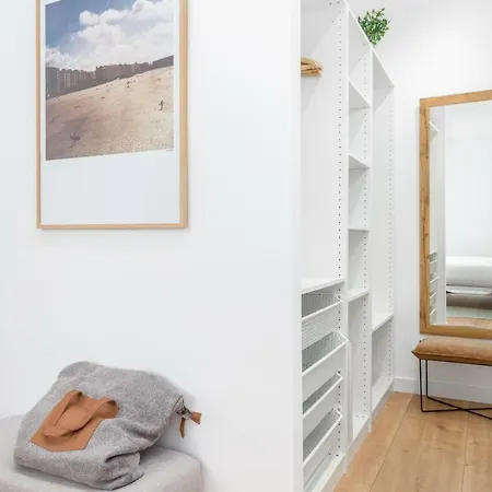 Always Easy I Apata * סן סבסטיאן