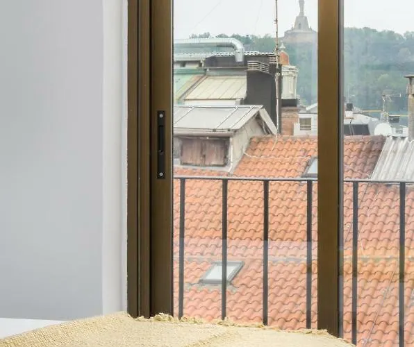 Always Easy I Apata *